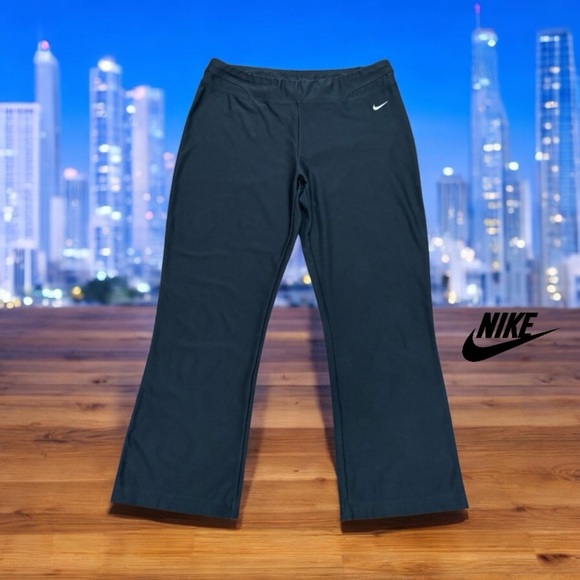 NIKE, Women's Training Pants, Medium (8-10), Black 🏃‍♀️‍➡️ - Picture 1 of 7